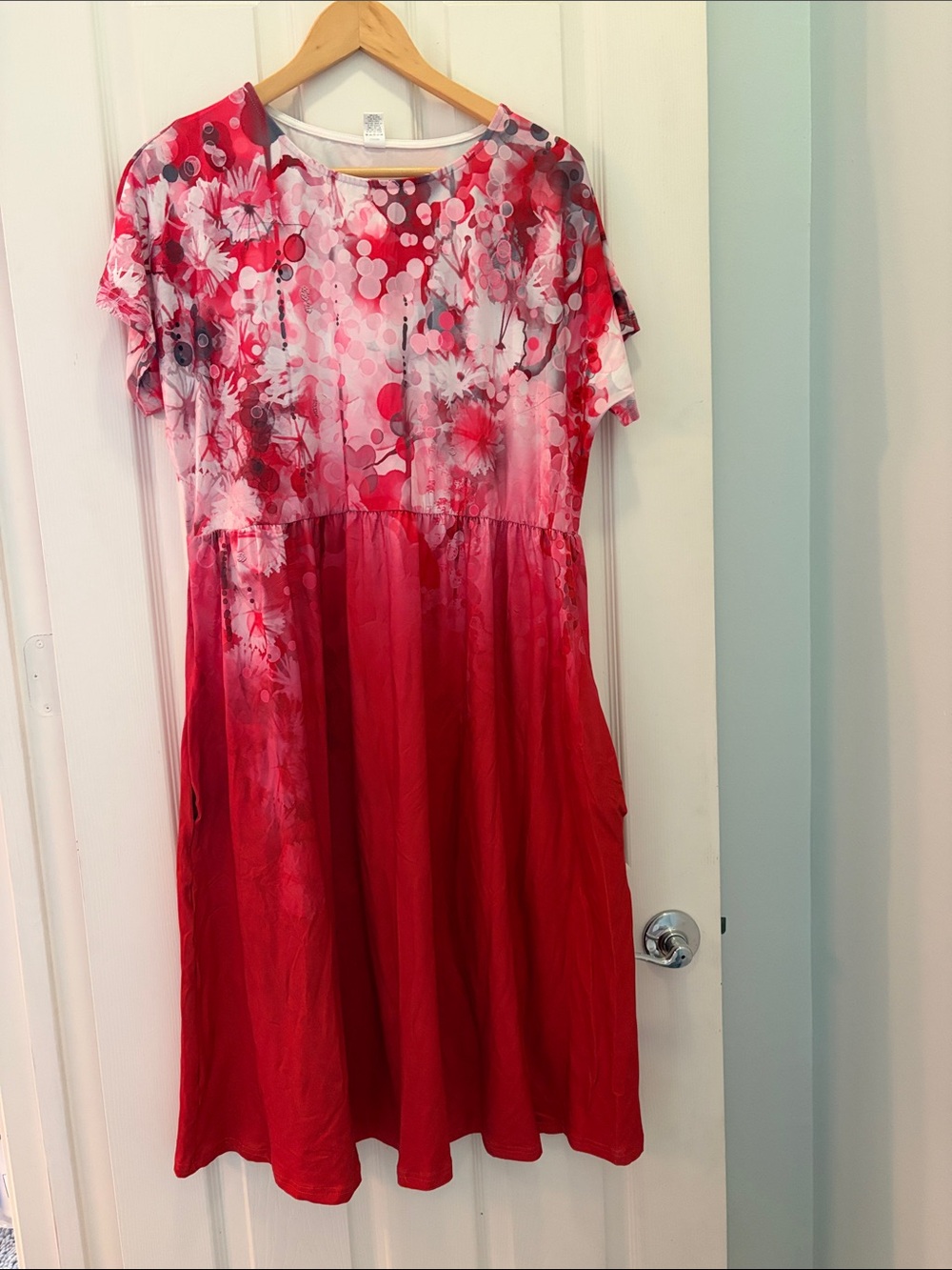 Floral Ombre Red Short-Sleeve Women’s Dress